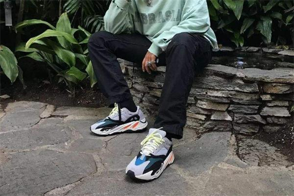 yeezy700脚感怎么样,yeezy500和700脚感
