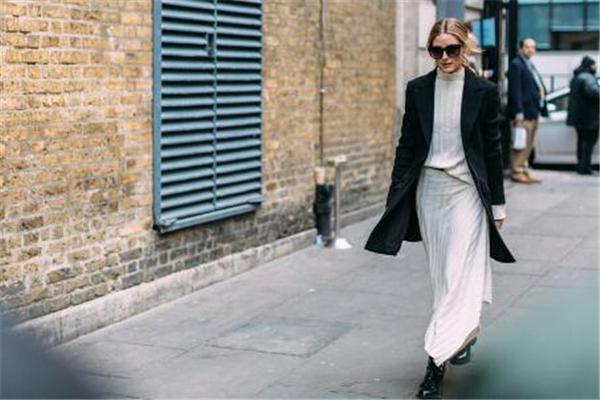 西装搭配裙子图片,格子西服配什么裤子