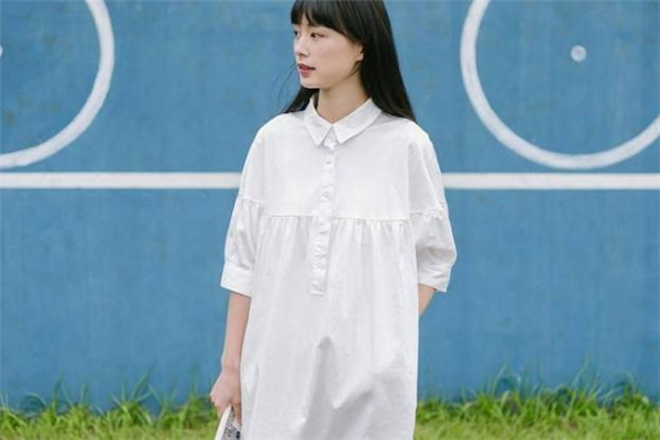 黑衣服泛白怎么办,白衣服有点发黑怎么办