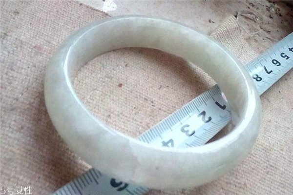 糯种翡翠怎么挑选,糯种翡翠如何鉴别