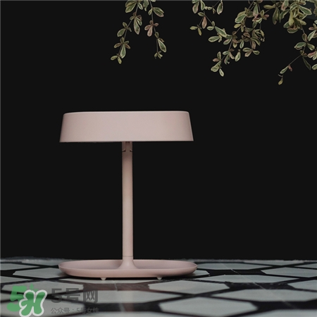 muid化妆镜台灯充电在哪里,muid化妆镜台灯拆卸流程