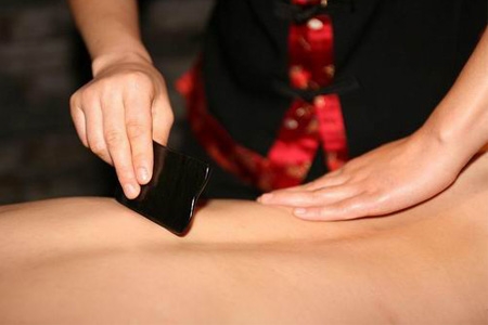 刮痧有什么好处?,刮痧油疏通经络用什么牌子油