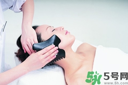 多久面部刮痧一次比较好,刮痧面部多久刮一次好