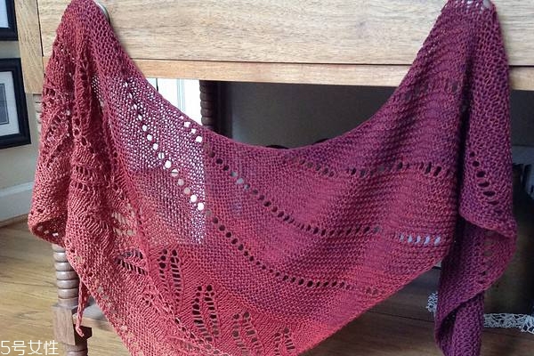 披肩怎么披好看图片,披肩什么牌子好 披肩怎么披好看图片,披肩什么牌子好