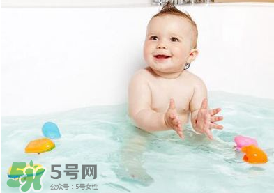 宝宝能用金银花水洗澡吗,金银花泡水给宝宝洗澡有什么效果