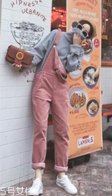 灯芯绒背带裤搭配图片 男,灯芯绒背带裤搭配图片