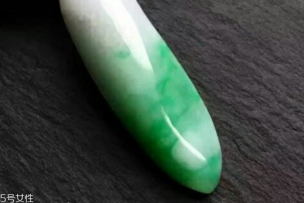 马牙种翡翠图片,翡翠的马牙是什么意思