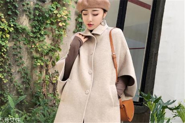 米驼色大衣配什么颜色内搭,米驼色大衣最佳颜色搭配