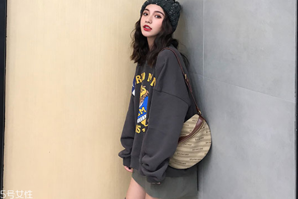 卫衣上的胶印怎么去除,卫衣胶印掉了怎么办 卫衣上的胶印怎么去除,卫衣胶印掉了怎么办