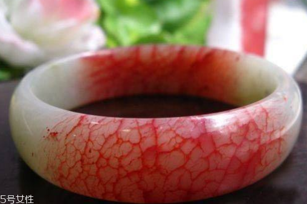 凤血玉手镯价格,血玉手镯值多少钱