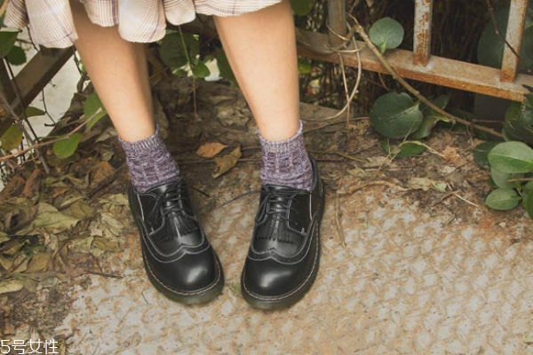 皮鞋怎么除臭方法,如何给鞋子除臭