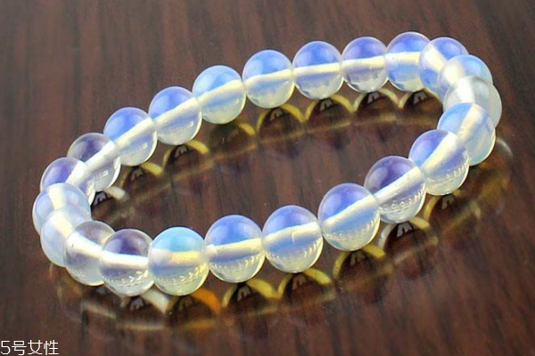 蛋白石的寓意和象征,蛋白石的寓意 蛋白石的寓意和象征,蛋白石的寓意