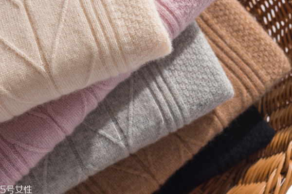 山羊绒毛衣能机洗吗,山羊绒毛衣的洗涤方法