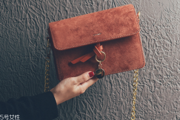 磨砂皮包包清洗小窍门,磨砂皮包怎么清洗打理