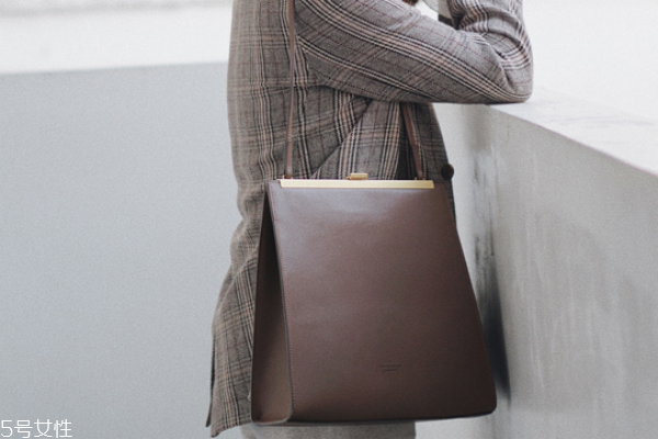 皮包裂了怎么处理,包的皮裂了怎么办