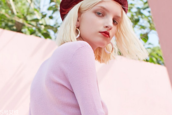 羊毛衫上的黄斑怎么洗,羊毛衣服上面的黄斑怎么洗 羊毛衫上的黄斑怎么洗,羊毛衣服上面的黄斑怎么洗