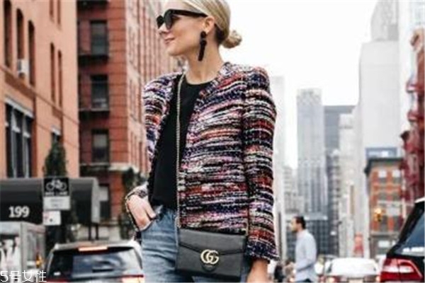 小香风外套怎么搭配最好看,小香风外套搭什么裤子好看