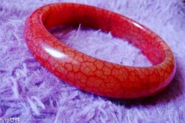 鸡血石手镯的价格,鸡血石最贵的手镯图片及价格 鸡血石手镯的价格,鸡血石最贵的手镯图片及价格