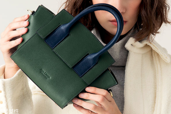 皮包用酒精擦了怎么办,不小心用酒精擦了皮包怎么办