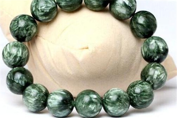 绿龙晶的功效,绿龙晶什么样的品质好 绿龙晶的功效,绿龙晶什么样的品质好