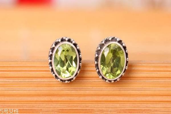 橄榄石真假,如何鉴别橄榄石的真假