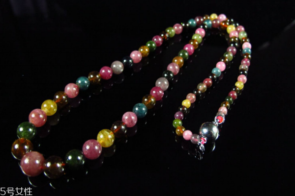 糖果碧玺和碧玺哪个好,糖果碧玺和碧玺的区别