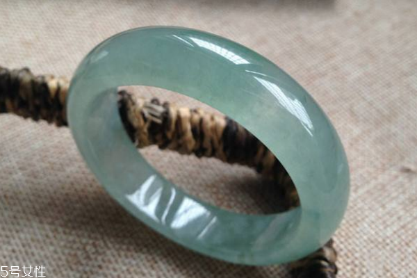 晴水翡翠属于什么档次,晴水翡翠价格