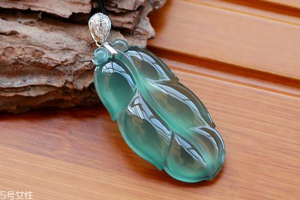 晴水翡翠属于什么档次,绿晴水翡翠档次和价值