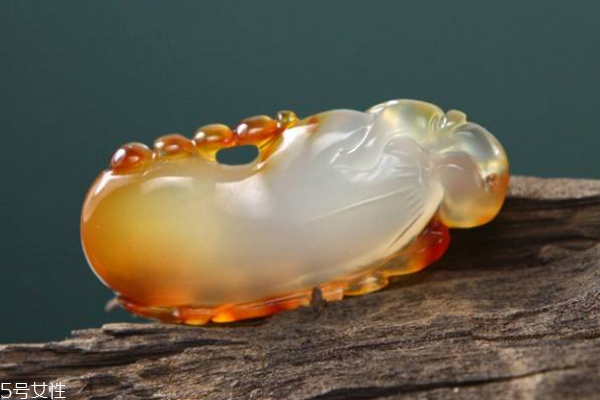 冰彩玉髓的功效和作用,冰种白玉髓有什么好处