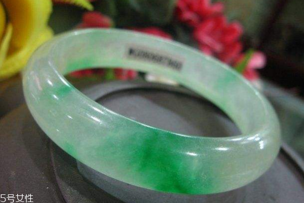 巴山玉手镯能买吗,巴山翡翠手镯价格