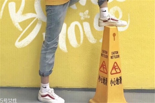 vans掉色是真是假,黑色vans正版会掉色么