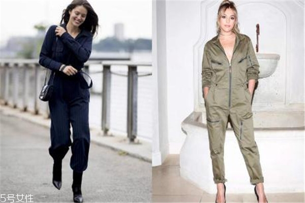 把裤腿挽起来,所有人把裤腿拉起来