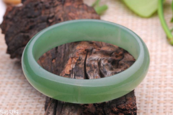 东陵玉手镯的价格,东陵石手镯价格 东陵玉手镯的价格,东陵石手镯价格