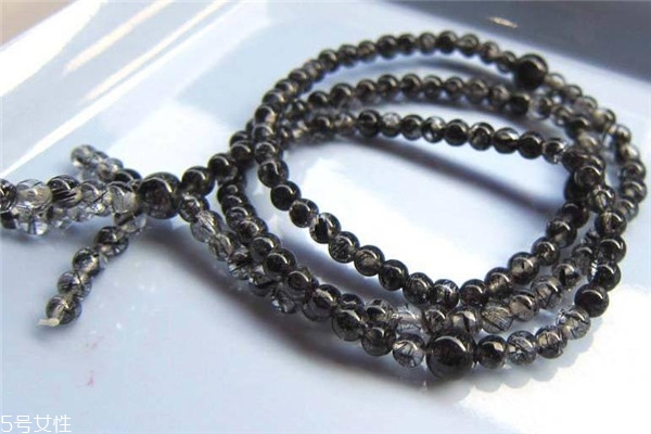 黑发晶戴左手还是右手好,黑发晶戴左手还是右手? 黑发晶戴左手还是右手好,黑发晶戴左手还是右手?
