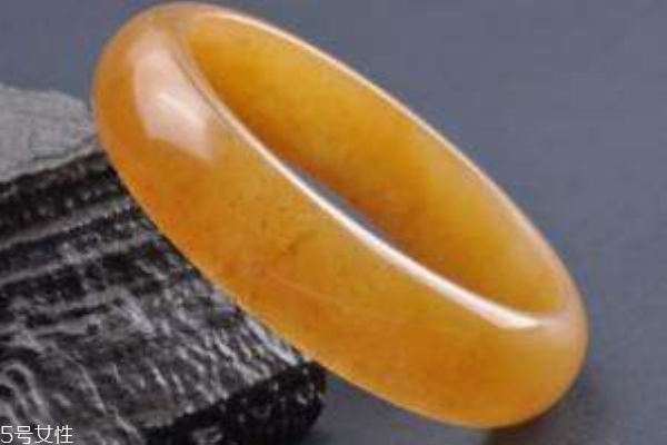 新疆金丝玉的价格如何,新疆金丝玉值钱吗
