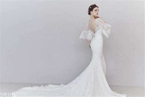 手臂粗适合什么样的婚纱,手臂粗适合穿什么婚纱 手臂粗适合什么样的婚纱,手臂粗适合穿什么婚纱