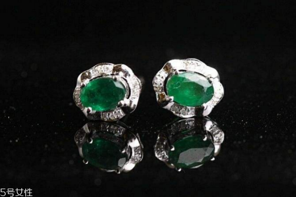 假祖母绿是什么做的,假的祖母绿