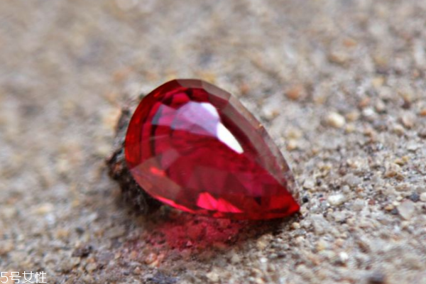 鸽血红宝石价格走势,鸽血红红宝石价格 鸽血红宝石价格走势,鸽血红红宝石价格