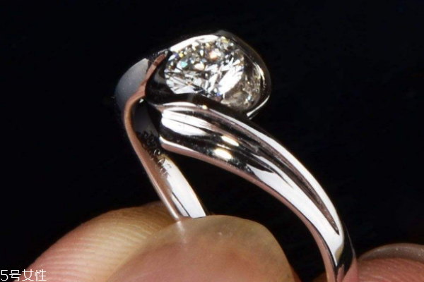 0.54克拉的钻戒价值,0.46克拉钻戒价值