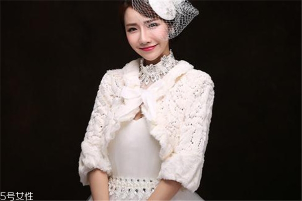 冬天伴娘服怎么搭配图片,冬天伴娘服怎么搭配鞋子