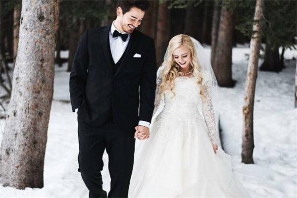 冬季结婚穿婚纱很冷怎么办,冬天结婚婚纱怎么穿不冷