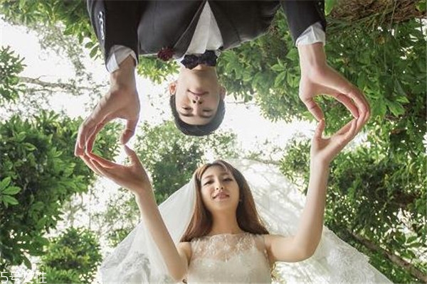 拍婚纱照有什么风格可以选,拍婚纱照怎么选衣服选风格