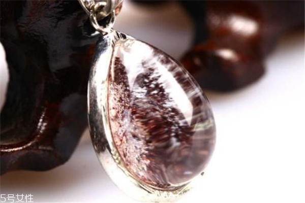 幽灵水晶怎么分辨真假,怎样鉴别绿幽灵水晶的真假 幽灵水晶怎么分辨真假,怎样鉴别绿幽灵水晶的真假