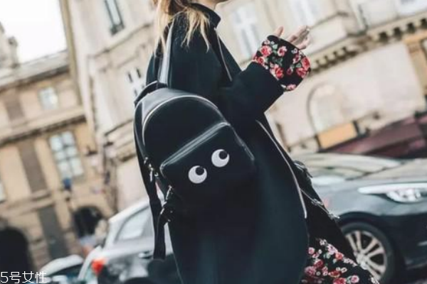 双肩包带子穿法图解,双肩包带子穿法