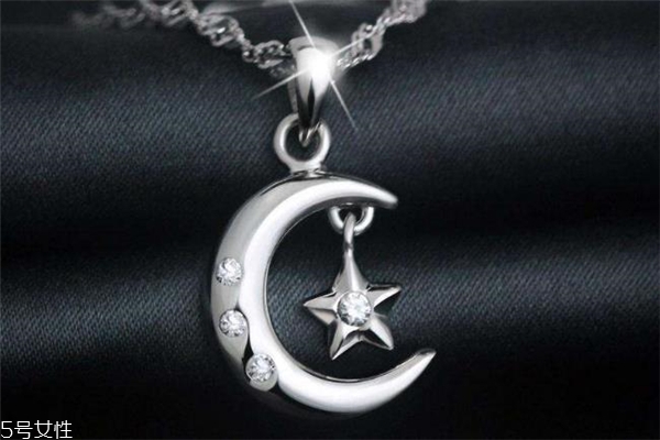 银项链变黑清洗小妙招,银项链发黑怎样清洗