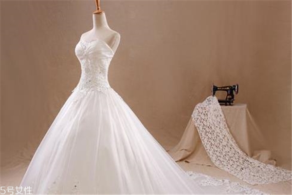 抹胸婚纱适合什么项链,抹胸婚纱配什么披肩 抹胸婚纱适合什么项链,抹胸婚纱配什么披肩