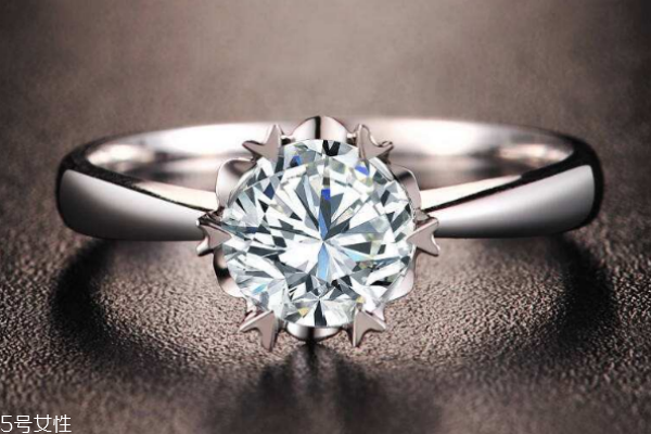 六爪钻石戒指的寓意,六爪心形爪钻戒的寓意 六爪钻石戒指的寓意,六爪心形爪钻戒的寓意