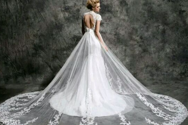 小胸婚纱怎么选,胸小的适合什么婚纱 小胸婚纱怎么选,胸小的适合什么婚纱