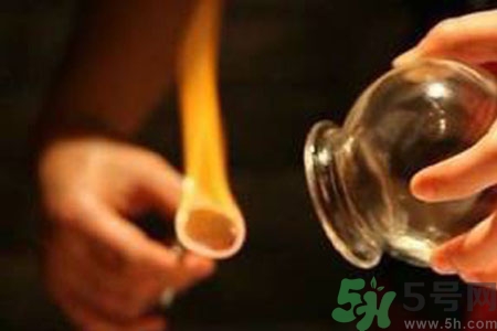 老人可以拔火罐吗,可以自己在家拔火罐吗