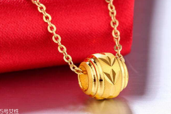 镀金项链可以戴着洗澡吗,镀银项链可以洗澡带吗 镀金项链可以戴着洗澡吗,镀银项链可以洗澡带吗